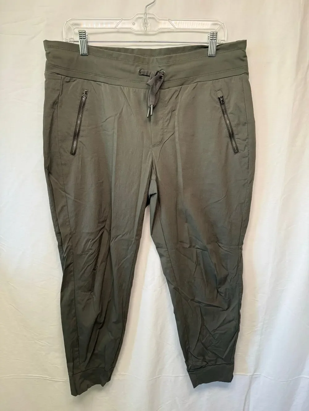 Athleta Trekkie North Jogger, Olive Green, Size 14 Athleisure, Hiking, Outdoors